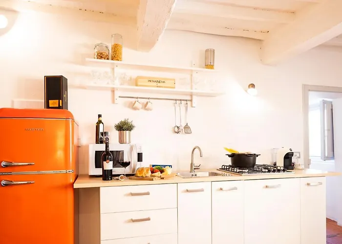 Orange Tuscany Flat