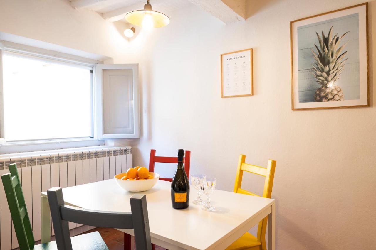 Orange Tuscany Flat Apartment